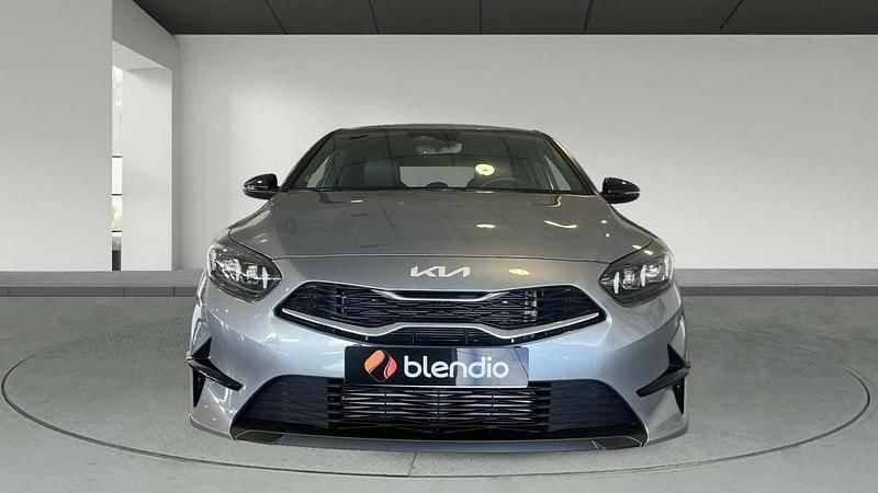 Usado Kia Ceed Style 100 CV (73 kW) 2025 Gris Utilitario