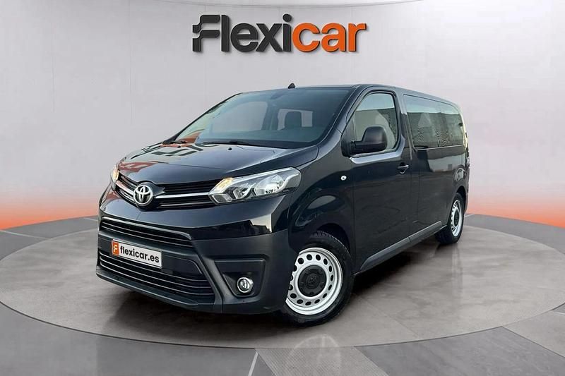 Usado Toyota Proace Verso 120 CV (88 kW) 2023 Negro Familiar