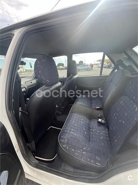 Käytetty Citroën Saxo 60 HP (44 kW) 2000 Valkoinen Viistoperä