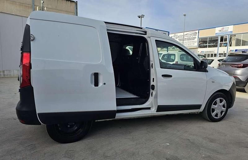 Usado Dacia Dokker Essentiel 109 HP (80 kW) 2020 Branco Monovolume