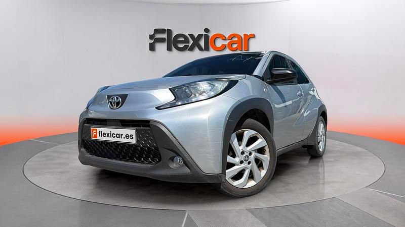 Usado Toyota Aygo X Play 72 CV (52 kW) 2024 Gris SUV