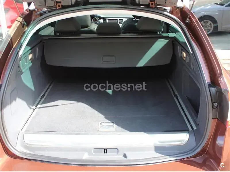 Usado Peugeot 508 RXH 200 CV (147 kW) 2013 Marrón Familiar