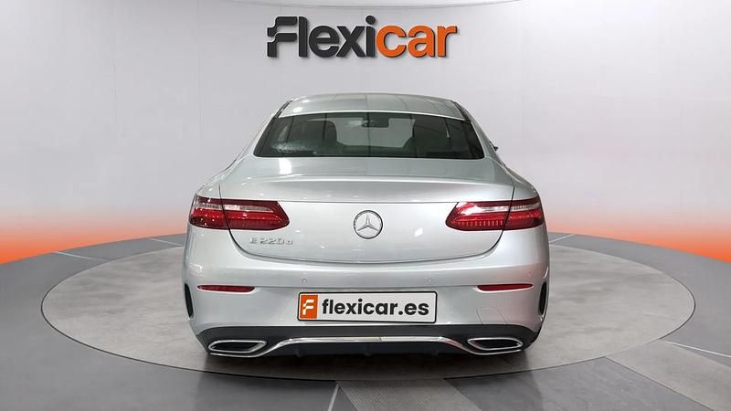 Usado Mercedes E220 194 CV (142 kW) 2019 Gris Coupe