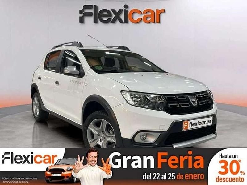 Blanco Usado 2017 Dacia Sandero Lauréate Utilitario | 9990 € (Precio justo) - Imagen 1/4