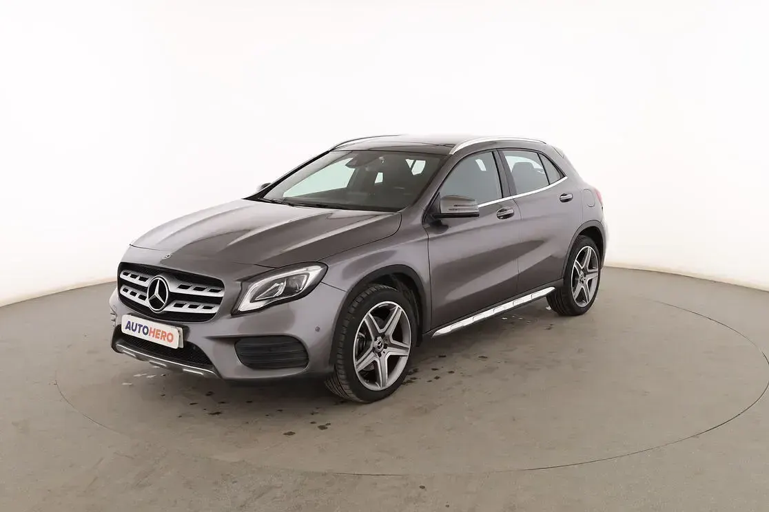 Usado Mercedes GLA220 AMG line 177 CV (130 kW) 2018 SUV