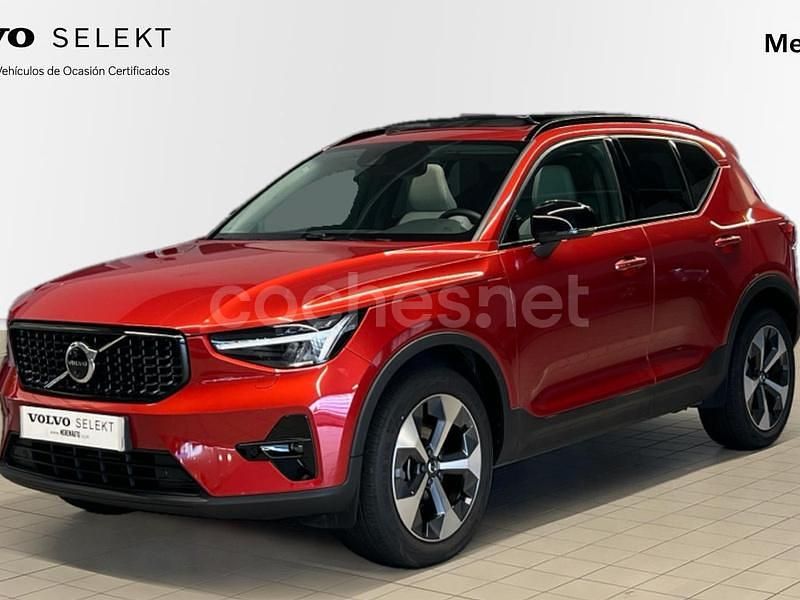 Rojo Usado 2023 Volvo XC40 Plus SUV | 35.900 € (Caro) - Imagen 1/4
