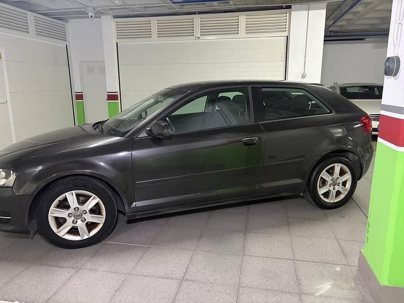 Gris Usado 2011 Audi A3 Ambition Utilitario | 5700 € (Super precio) - Imagen 1/4