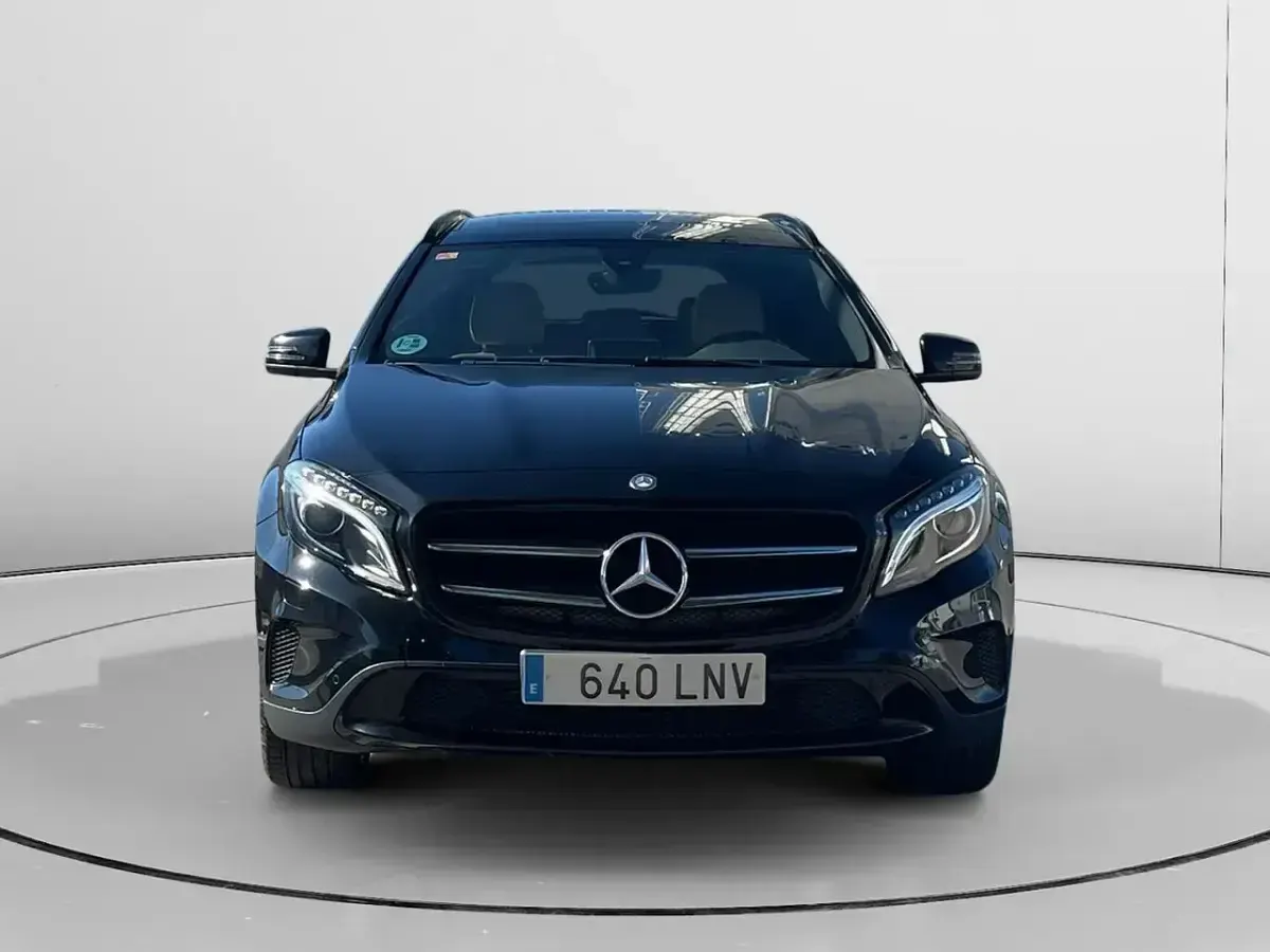 Usado Mercedes GLA200 Style 136 CV (100 kW) 2016 Negro SUV
