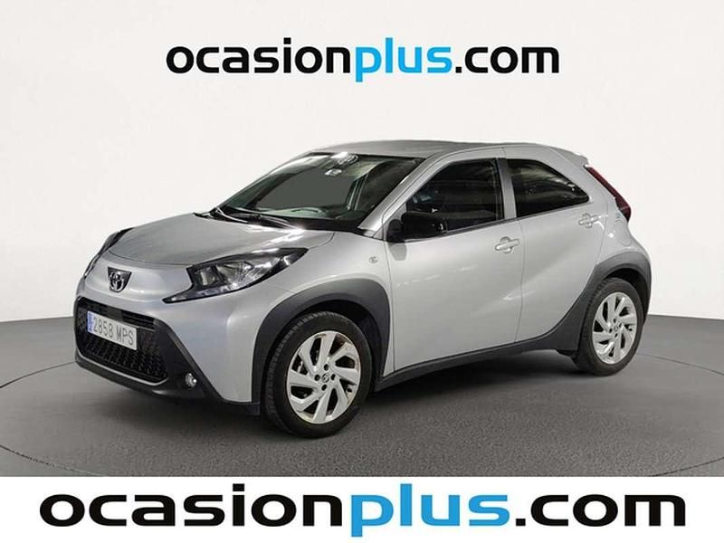 Gris Usado 2024 Toyota Aygo Play Utilitario | 12.273 € (Precio justo) - Imagen 1/4
