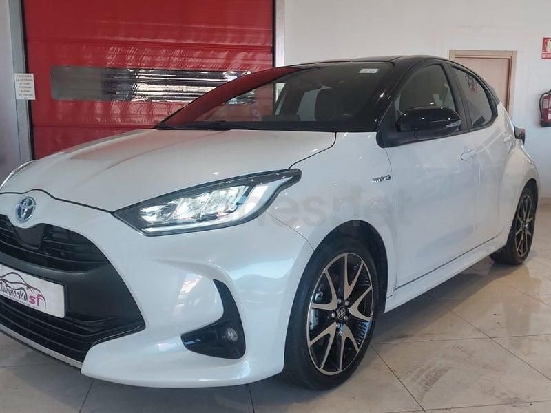 Usado Toyota Yaris Hybrid Style 116 CV (85 kW) 2021 Blanco Berlina