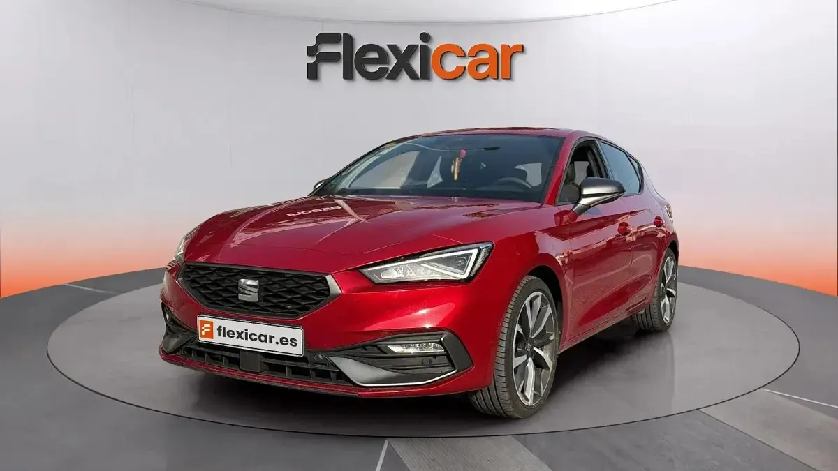 Usado Seat Leon FR 150 CV (110 kW) 2020 Granate Berlina