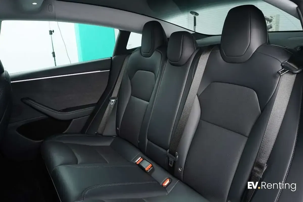 Usado Tesla Model 3 RWD 188 kW (256 CV) 2024 Gris Berlina
