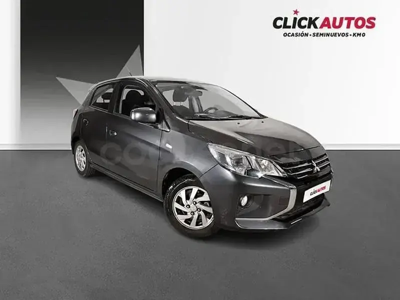 Usado Mitsubishi Space Star Motion 71 CV (52 kW) 2024 Gris / plata Utilitario