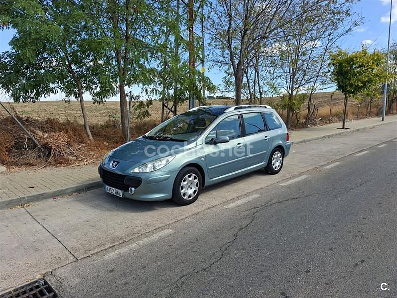 Verde Usado 2006 Peugeot 307 Familiar | 2900 € (Precio justo) - Imagen 1/4