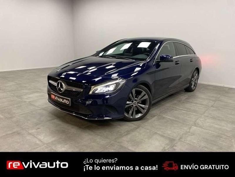 Usado Mercedes CLA200 Shooting Brake 136 CV (100 kW) 2018 Azul Familiar