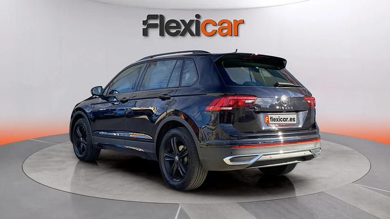Usado VW Tiguan Life 150 CV (110 kW) 2024 Negro SUV