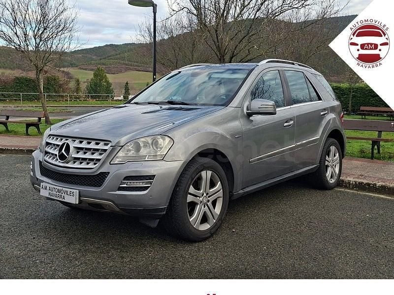 Usado Mercedes ML300 Edition 204 CV (150 kW) 2010 Gris / plata SUV