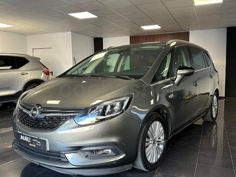 Usado Opel Zafira Tourer Selective 140 CV (102 kW) 2016 Gris / plata Monovolumen