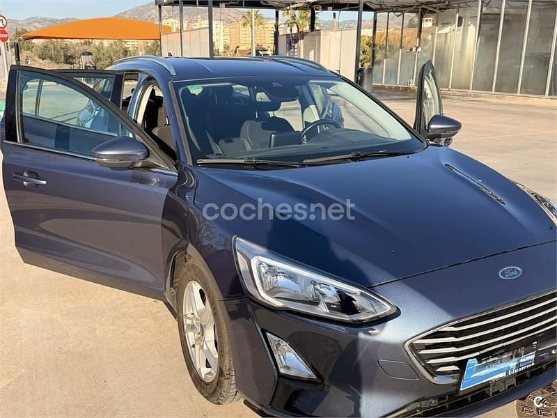 Käytetty Ford Focus Trend 120 HP (88 kW) 2019 Sininen Farmari