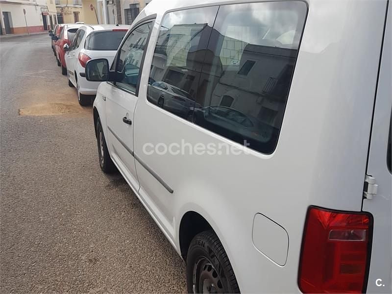 Usado VW Caddy 75 CV (55 kW) 2018 Blanco Monovolumen