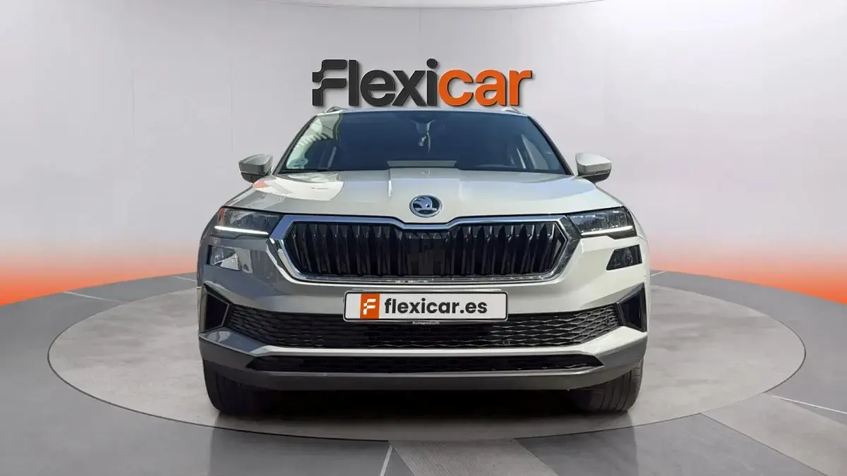 Usado Skoda Karoq Ambition 116 CV (85 kW) 2025 Beige SUV