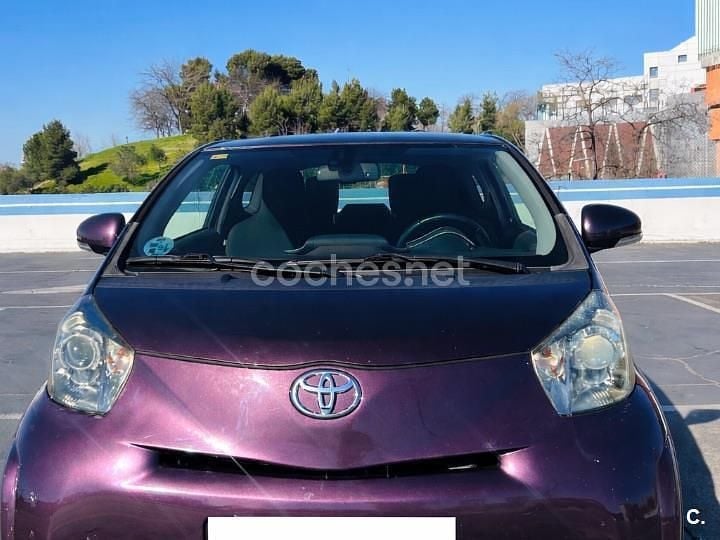 Usado Toyota iQ 68 CV (50 kW) 2010 Violeta / lila Utilitario