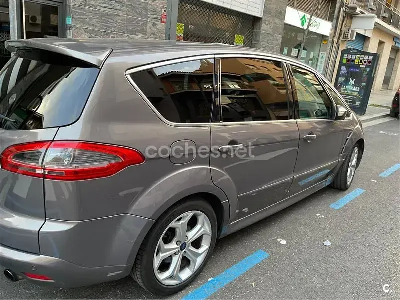 Usado Ford S-MAX Titanium S 175 CV (128 kW) 2012 Gris / plata Monovolumen