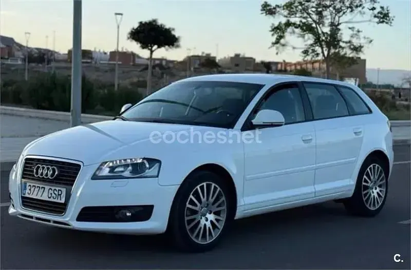 Usado Audi A3 105 CV (77 kW) 2009 Blanco Utilitario