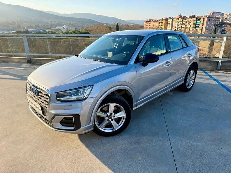 Usado Audi Q2 Advanced Plus 116 CV (85 kW) 2018 Gris / plata SUV