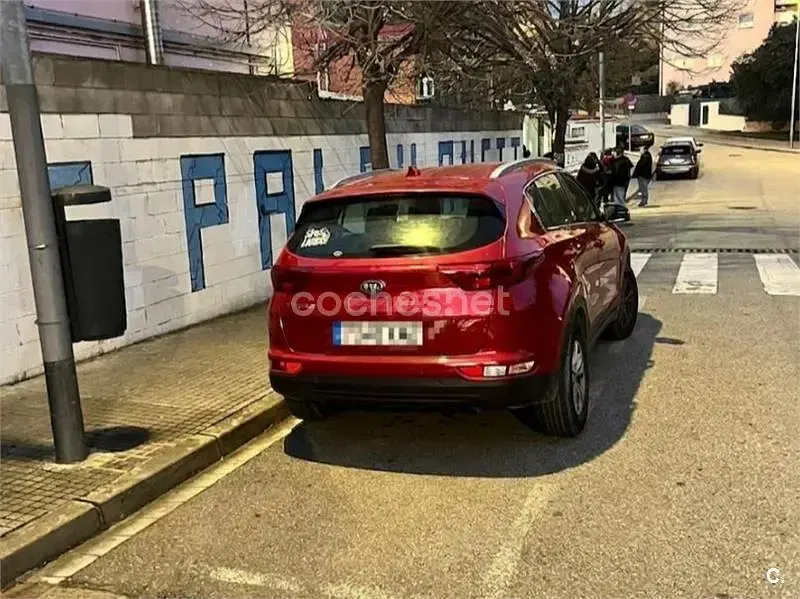 Usado Kia Sportage 132 CV (97 kW) 2018 Granate SUV