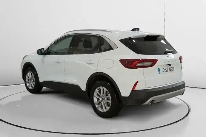 Usado Ford Kuga Titanium 151 CV (111 kW) 2025 Blanco SUV