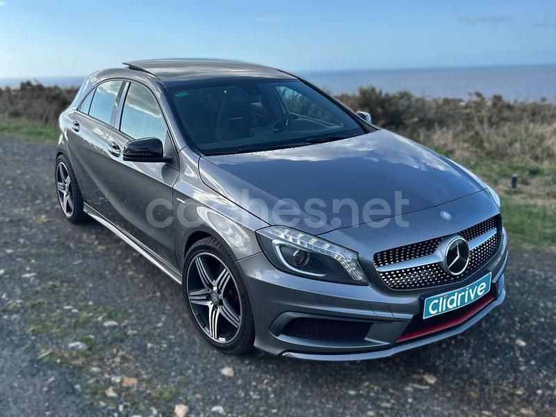 Gris / plata Usado 2014 Mercedes A250 Berlina | 21.990 € (Un poco caro) - Imagen 1/4