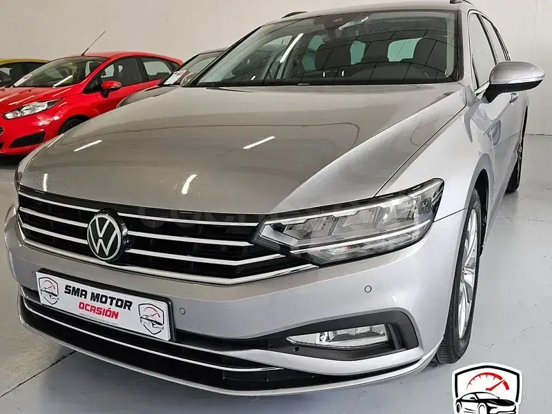 Usado VW Passat Executive 150 CV (110 kW) 2023 Gris / plata Familiar