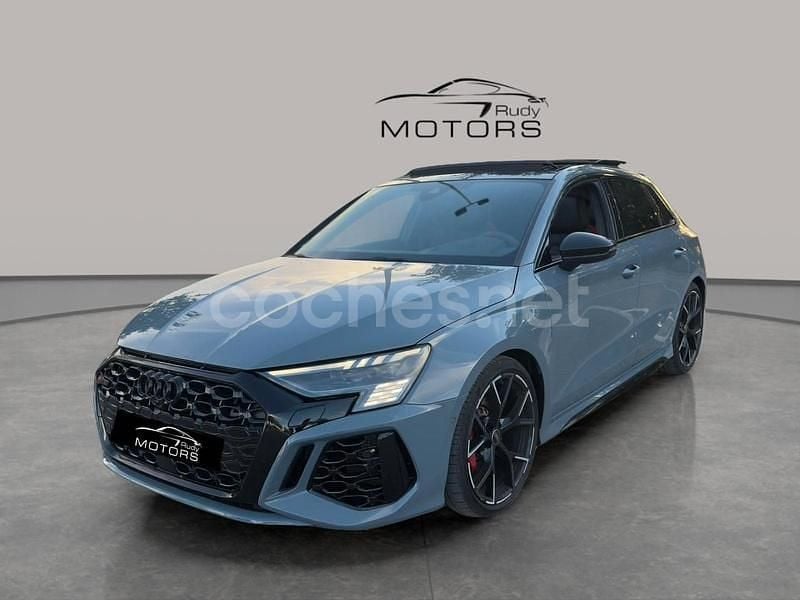 Gris / plata Usado 2023 Audi RS3 Sportback Utilitario | 62.990 € (Precio justo) - Imagen 1/4