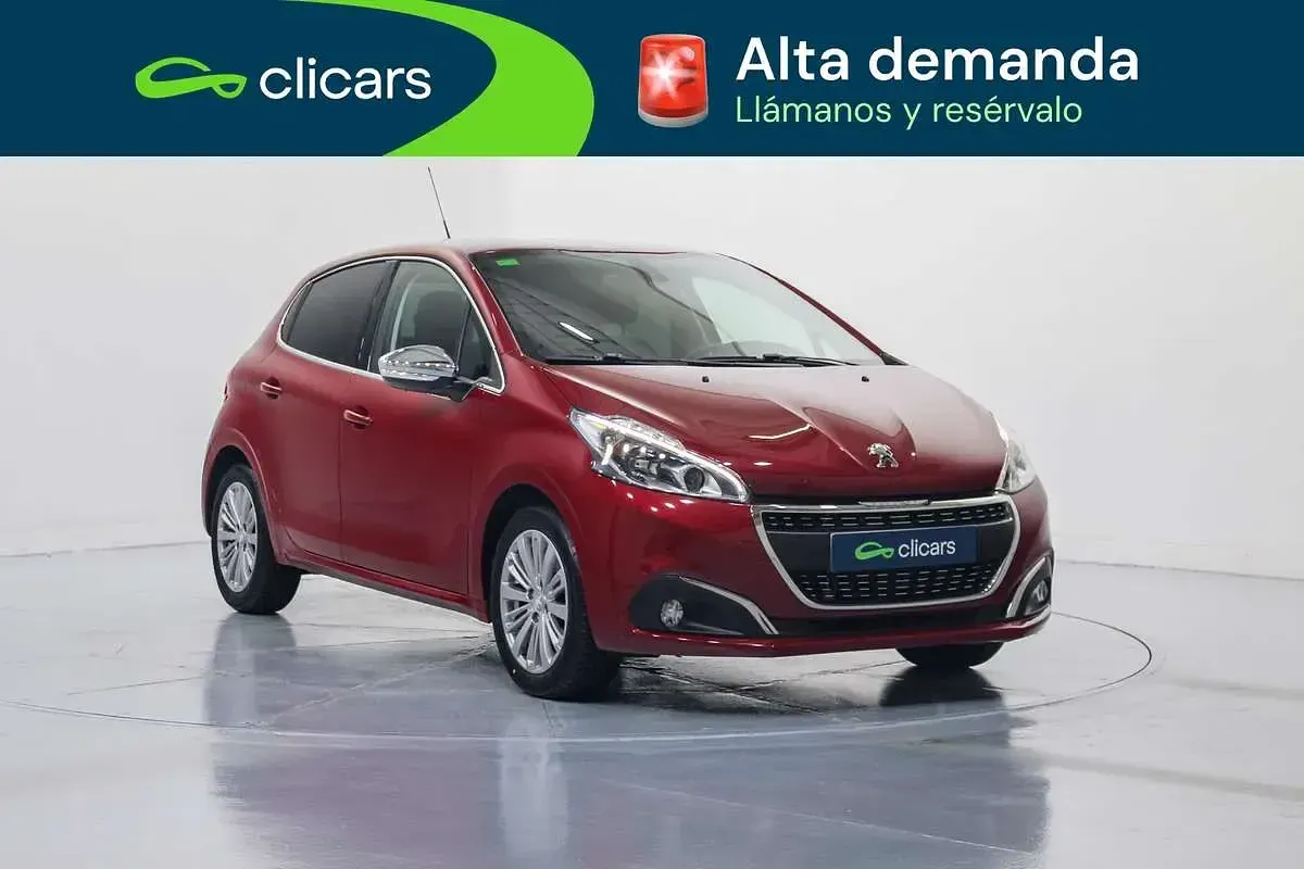 Usado Peugeot 208 Allure 82 CV (60 kW) 2018 Rojo Utilitario
