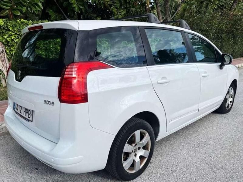 Używany Peugeot 5008 Active 115 KM (84 kW) 2013 Biały Minivan