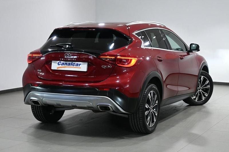 Usado Infiniti QX30 Premium 170 CV (125 kW) 2019 Granate