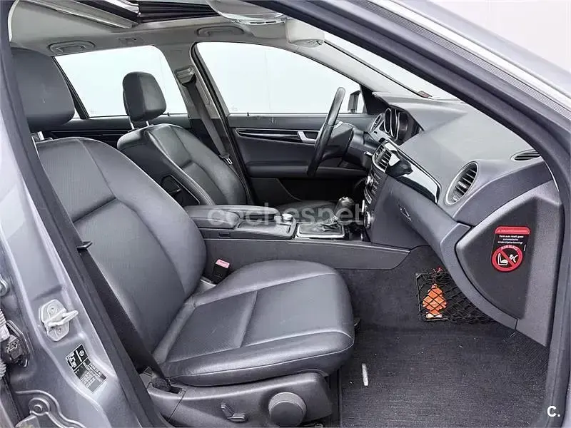 Usado Mercedes C200 Avantgarde 136 CV (100 kW) 2012 Gris / plata Familiar