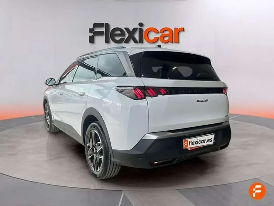 Usado Peugeot 5008 Allure 145 CV (106 kW) 2025 Blanco SUV