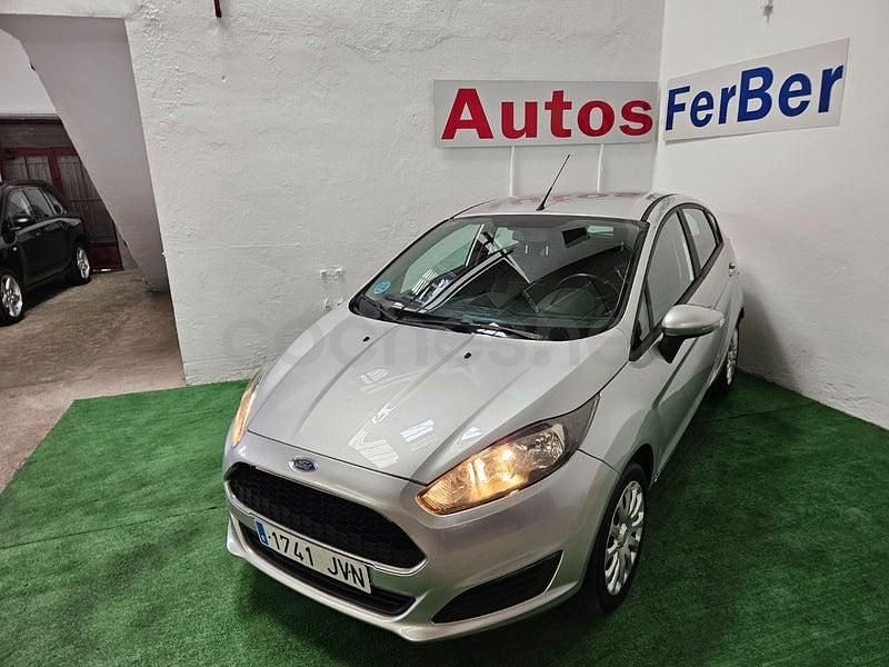 Gris / plata Usado 2017 Ford Fiesta Trend Berlina | 4800 € (Super precio) - Imagen 1/4