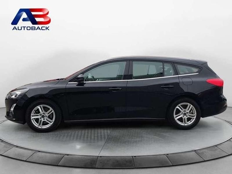 Usado Ford Focus Trend+ 120 CV (88 kW) 2021 Negro Utilitario