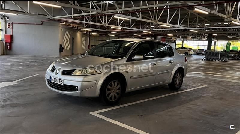 Usado Renault Mégane II Expression 105 CV (77 kW) 2006 Gris / plata Berlina