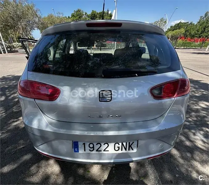 Usado Seat Leon Ecomotive 105 CV (77 kW) 2009 Gris / plata Utilitario