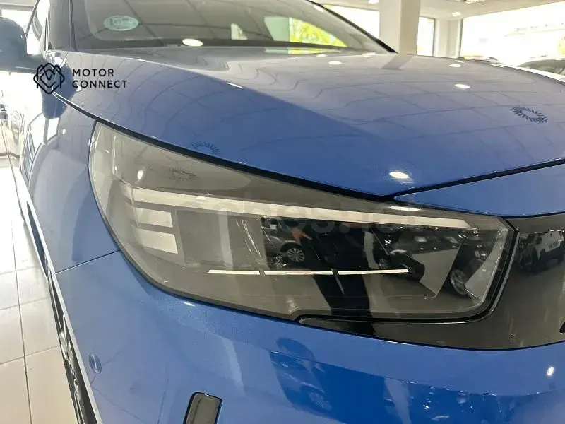 Usado Opel Corsa 100 HP (73 kW) 2024 Azul Sedan