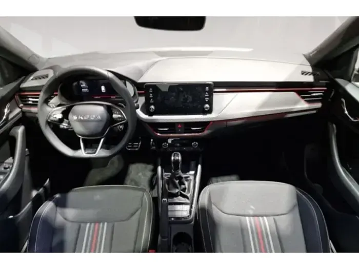 Usado Skoda Kamiq Monte Carlo 150 CV (110 kW) 2025 Rojo SUV