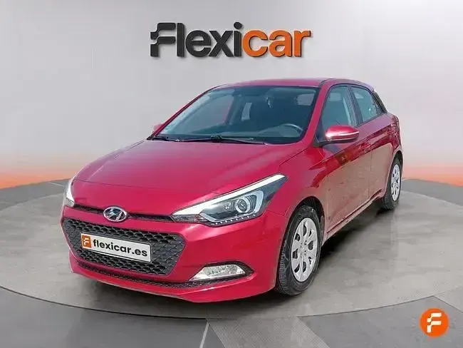 Usado Hyundai i20 75 CV (55 kW) 2018 Rojo Berlina