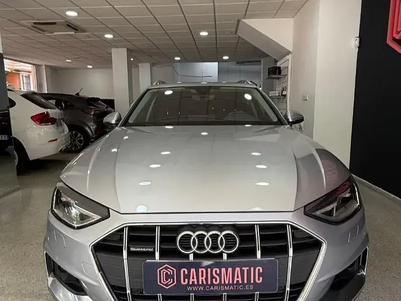 Usado Audi A4 Allroad S-Line 204 CV (150 kW) 2021 Gris / plata Familiar
