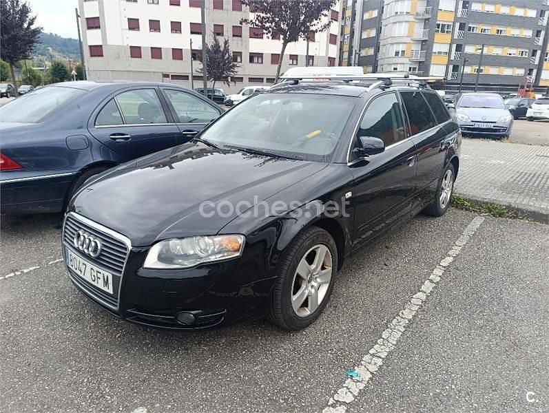 Usado Audi A4 140 CV (102 kW) 2008 Negro Familiar
