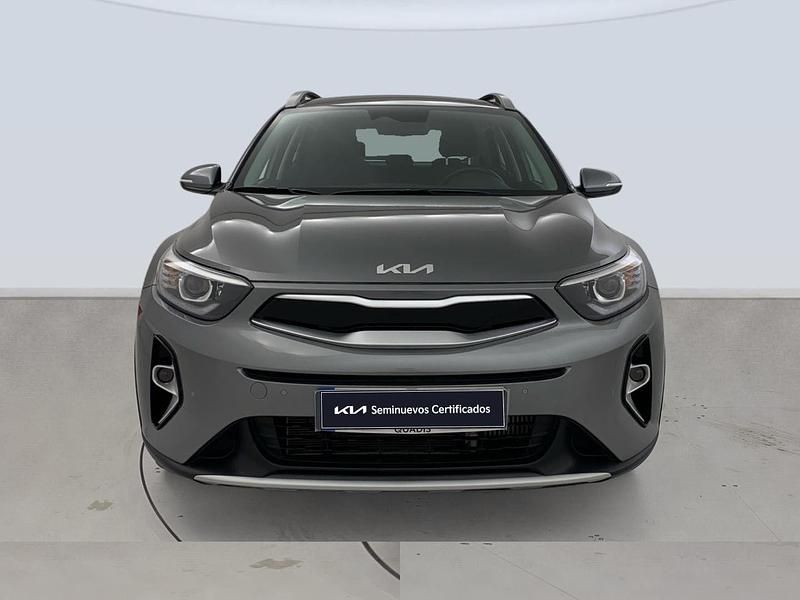 Usado Kia Stonic 100 CV (73 kW) 2025 Gris SUV
