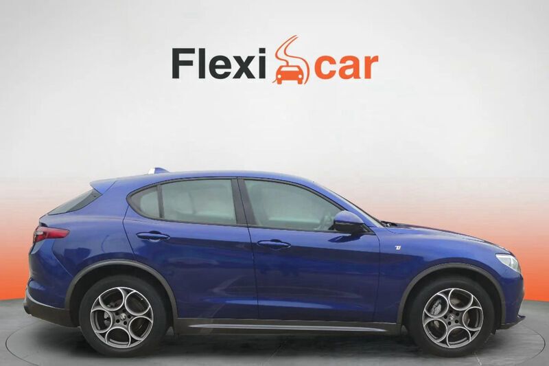 Usado Alfa Romeo Stelvio Ti 210 CV (154 kW) 2022 Azul SUV